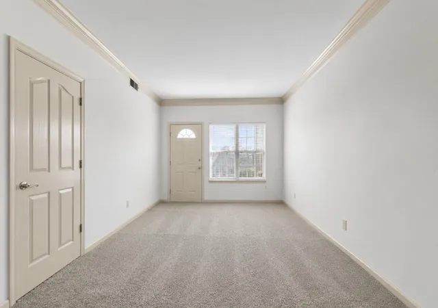 Photo 2 of Condo for sale at 402 Blue Rose Ct, Louisville, KY 40223 | MLS# 26020443 | Listing updated on 2026-09-20