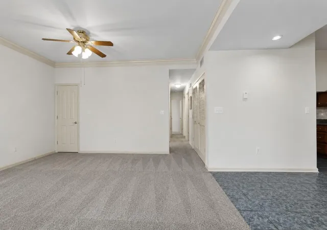 Listing Photo 4 - Condo for sale in building located at 402 Blue Rose Ct, Louisville, KY 40223