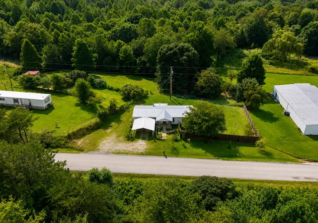 Photo 4 of Single family home for sale at 631 Adams Rd, Corbin, KY 40701 | MLS# 26020665 | Listing updated on 2026-08-09