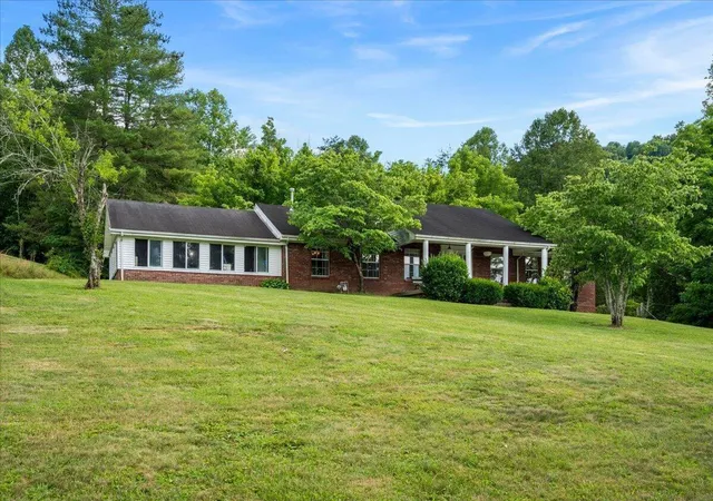 Photo 1 of Single family home for sale at 4475 Campton Rd, Stanton, KY 40380 | MLS# 26021553 | Listing updated on 2026-08-25