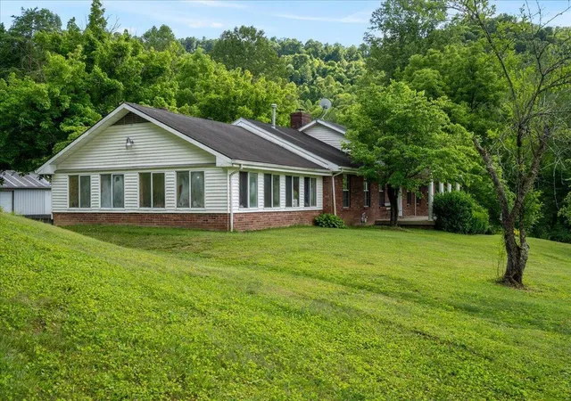 Photo 2 of Single family home for sale at 4475 Campton Rd, Stanton, KY 40380 | MLS# 26021553 | Listing updated on 2026-08-25