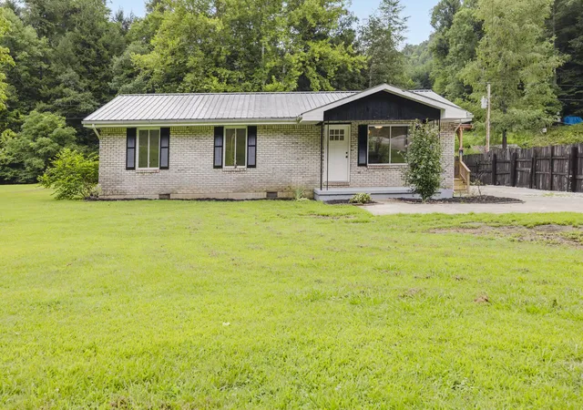 Photo 1 of Single family home for sale at 5390 Highway 191, Campton, KY 41301 | MLS# 26020525 | Listing updated on 2026-09-08