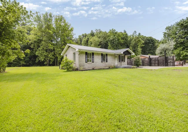 Photo 3 of Single family home for sale at 5390 Highway 191, Campton, KY 41301 | MLS# 26020525 | Listing updated on 2026-09-08