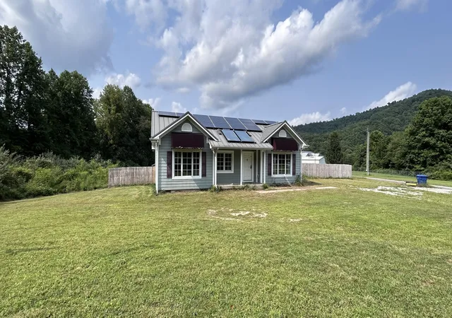 Photo 1 of Sale Pending at 63 Green Valley Rd, Williamsburg, KY 40769 | MLS# 26020064 | Listing updated on 2026-08-30