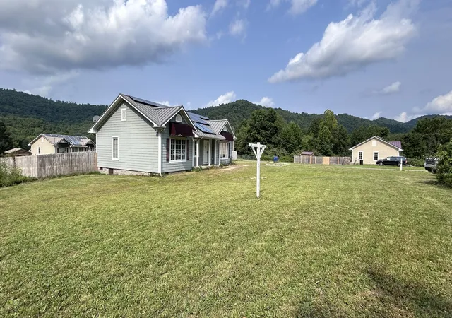 Photo 2 of Sale Pending at 63 Green Valley Rd, Williamsburg, KY 40769 | MLS# 26020064 | Listing updated on 2026-08-30