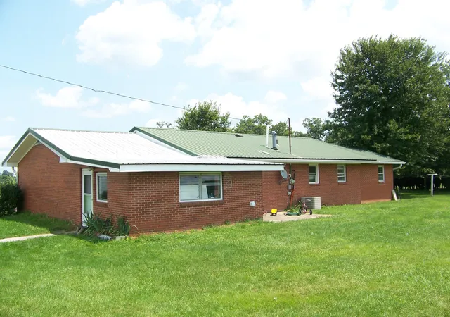 Photo 2 of Sale Pending at 7715 Cream Aly Rd, Jeffersonville, KY 40337 | MLS# 26020319 | Listing updated on 2026-08-28