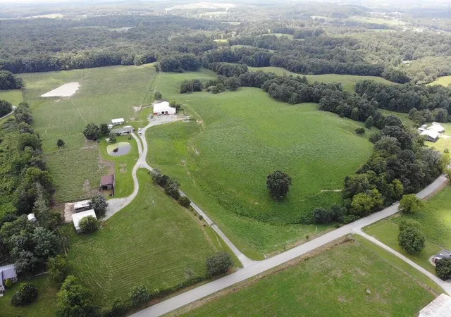 Photo 3 of Sale Pending at 7715 Cream Aly Rd, Jeffersonville, KY 40337 | MLS# 26020319 | Listing updated on 2026-08-28