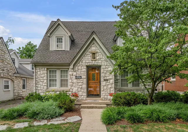 Photo 3 of Sale Pending at 515 Woodbine Dr, Lexington, KY 40503 | MLS# 26020094 | Listing updated on 2026-08-24