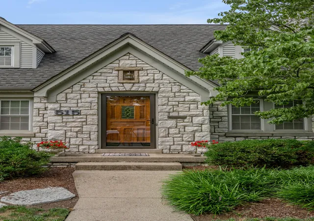 Photo 4 of Sale Pending at 515 Woodbine Dr, Lexington, KY 40503 | MLS# 26020094 | Listing updated on 2026-08-24