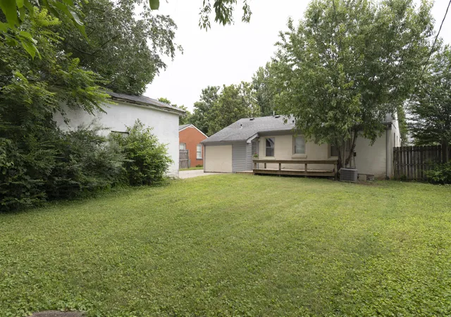 Photo 2 of Sale Pending at 804 Della Dr, Lexington, KY 40504 | MLS# 26020086 | Listing updated on 2026-10-13