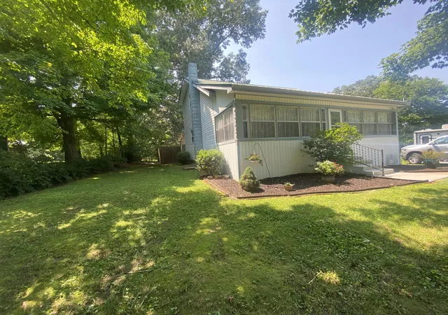 Photo 2 of Sale Pending at 212 Bay Ln, Cadiz, KY 42211 | MLS# 26020103 | Listing updated on 2026-09-11