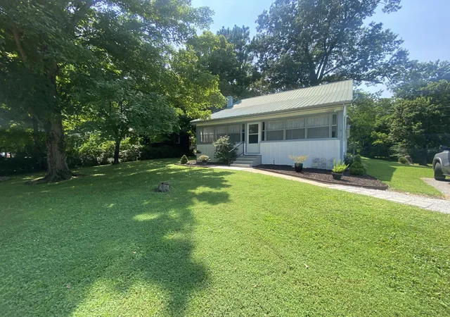 Photo 3 of Sale Pending at 212 Bay Ln, Cadiz, KY 42211 | MLS# 26020103 | Listing updated on 2026-09-11
