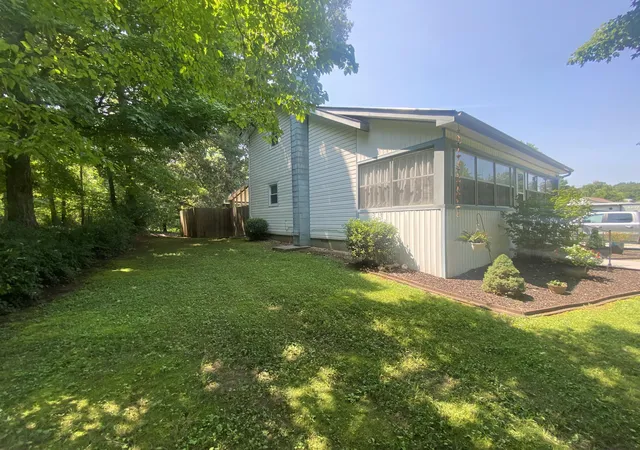 Photo 4 of Sale Pending at 212 Bay Ln, Cadiz, KY 42211 | MLS# 26020103 | Listing updated on 2026-09-11