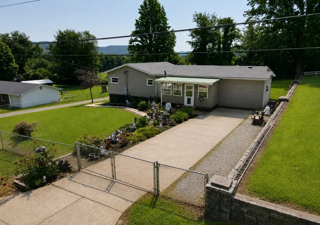 Photo 1 of Single family home for sale at 25 Wilson Ct, Monticello, KY 42633 | MLS# 26020137 | Listing updated on 2026-08-17