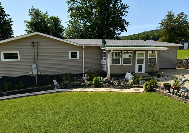 Photo 2 of Single family home for sale at 25 Wilson Ct, Monticello, KY 42633 | MLS# 26020137 | Listing updated on 2026-08-17