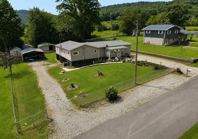 Photo 3 of Single family home for sale at 25 Wilson Ct, Monticello, KY 42633 | MLS# 26020137 | Listing updated on 2026-08-17