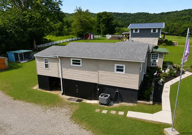 Photo 4 of Single family home for sale at 25 Wilson Ct, Monticello, KY 42633 | MLS# 26020137 | Listing updated on 2026-08-17