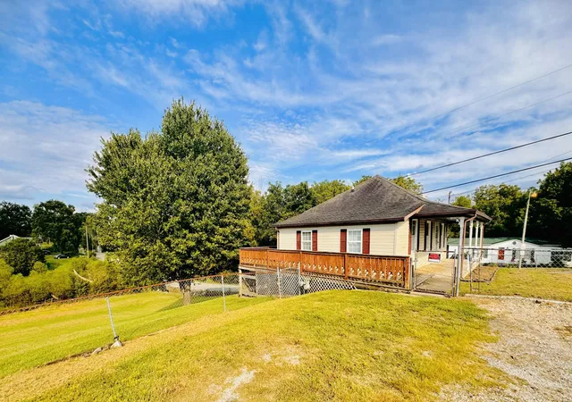 Photo 3 of Sale Pending at 3950 Lily Rd, London, KY 40744 | MLS# 26020772 | Listing updated on 2026-08-21