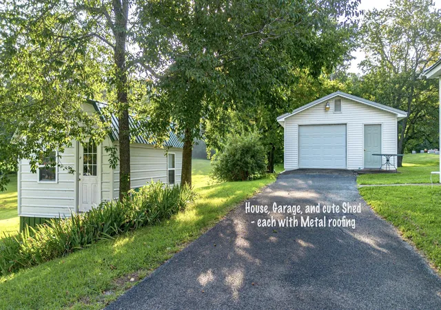 Photo 4 of Sale Pending at 848 S Main St, Marion, KY 42064 | MLS# 26021546 | Listing updated on 2026-08-14