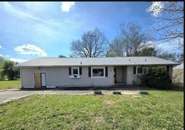 Photo 1 of Sale Pending at 300 4th Street, Hazel, KY 42049 | MLS# 26020143 | Listing updated on 2026-09-27