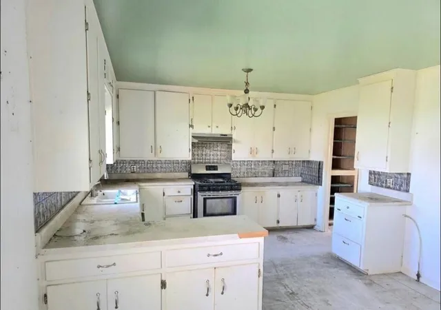 Photo 4 of Sale Pending at 300 4th Street, Hazel, KY 42049 | MLS# 26020143 | Listing updated on 2026-09-27