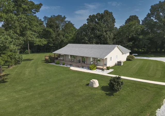 Photo 1 of Single family home for sale at 214 Boone Hl Rd, Benton, KY 42025 | MLS# 26020204 | Listing updated on 2026-08-31