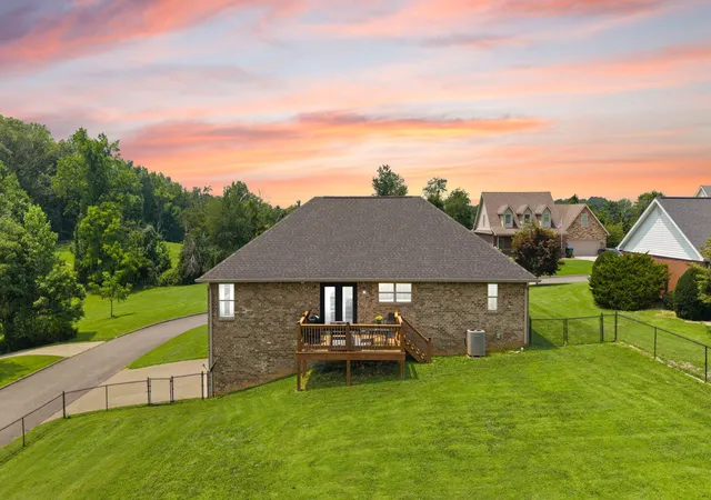 Photo 3 of Sale Pending at 355 Whisper Woods Dr, Somerset, KY 42503 | MLS# 26020174 | Listing updated on 2026-09-29