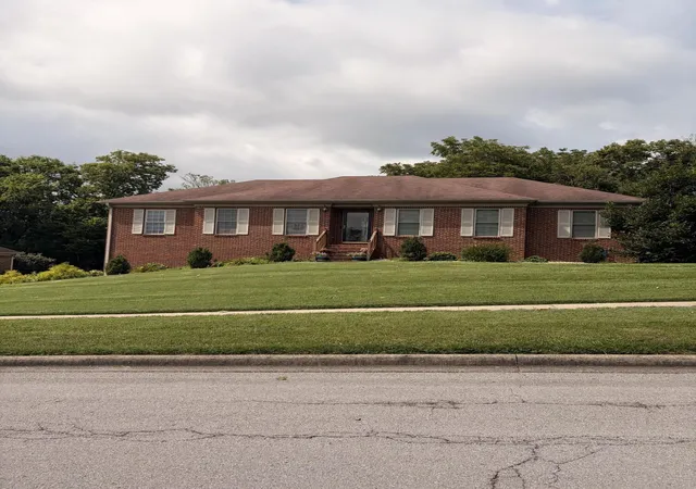 Photo 1 of Sale Pending at 1005 Middlebrook Dr, Danville, KY 40422 | MLS# 26020149 | Listing updated on 2026-08-10