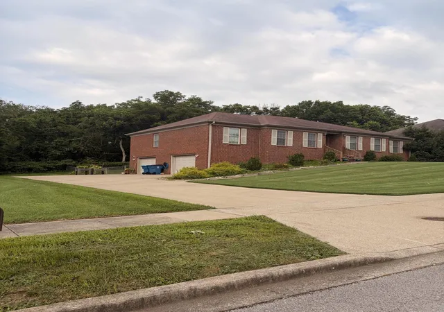 Photo 2 of Sale Pending at 1005 Middlebrook Dr, Danville, KY 40422 | MLS# 26020149 | Listing updated on 2026-08-10