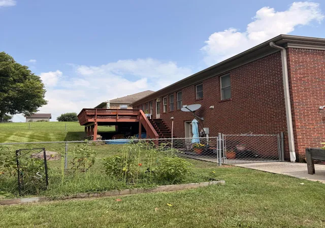 Photo 3 of Sale Pending at 1005 Middlebrook Dr, Danville, KY 40422 | MLS# 26020149 | Listing updated on 2026-08-10