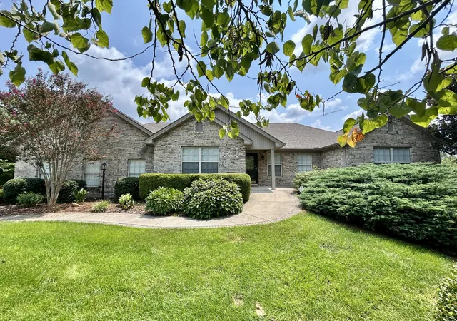 Photo 2 of Single family home for sale at 568 White Tail Run Dr, Somerset, KY 42503 | MLS# 26020433 | Listing updated on 2026-08-07