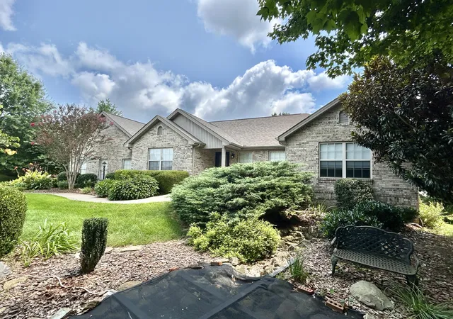 Photo 3 of Single family home for sale at 568 White Tail Run Dr, Somerset, KY 42503 | MLS# 26020433 | Listing updated on 2026-08-07