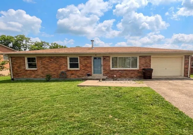 Single family home for sale at 59 Hillcrest Dr, Winchester, KY 40391 | MLS# 26020680