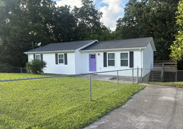 Photo 2 of Single family home for sale at 1030 Gordon Hl Pike, Corbin, KY 40701 | MLS# 26020171 | Listing updated on 2026-10-04