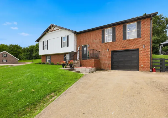 Photo 3 of Single family home for sale at 1756 Lancaster Rd, Richmond, KY 40475 | MLS# 26020186 | Listing updated on 2026-10-03