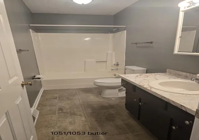 Listing Photo 2 - Condo for sale in building located at 1051-1053 Butler Dr, Danville, KY 40422 - Unit #