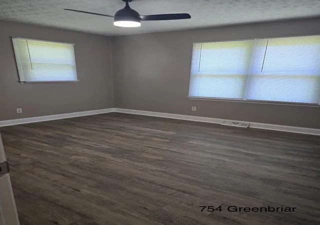 Listing Photo 2 - Condo for sale in building located at 754 Greenbriar Dr, Harrodsburg, KY 40330 - Unit #A & B