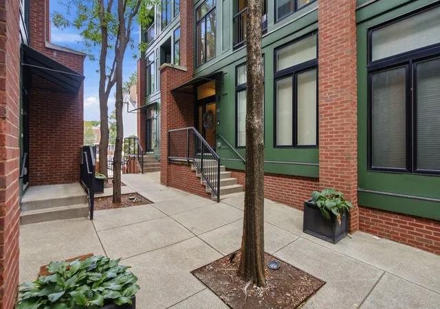Photo 3 of Sale Pending at 622 W Main St #102, Lexington, KY 40508 | MLS# 26020796 | Listing updated on 2026-08-30