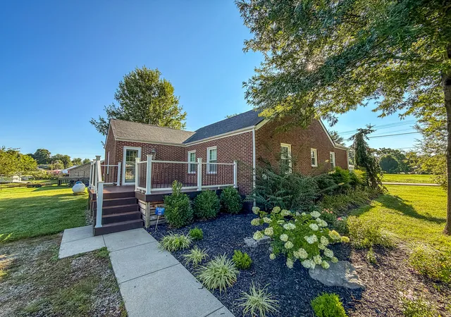 Photo 2 of Sale Pending at 365 Williams St, Mount Vernon, KY 40456 | MLS# 26020183 | Listing updated on 2026-09-08