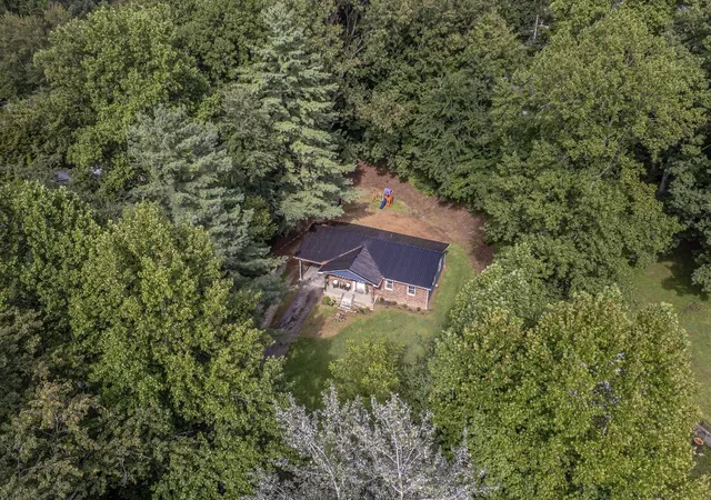 Photo 3 of Single family home for sale at 52 Homestead Ln, London, KY 40741 | MLS# 26020861 | Listing updated on 2026-08-30