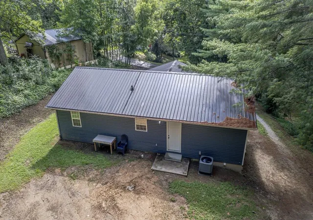 Photo 3 of Single family home for sale at 52 Homestead Ln, London, KY 40741 | MLS# 26020861 | Listing updated on 2026-10-13