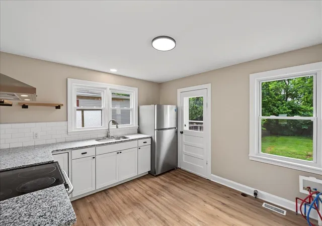 Photo 3 of Sale Pending at 436 1/2 Russell St, Danville, KY 40422 | MLS# 26020205 | Listing updated on 2026-09-14