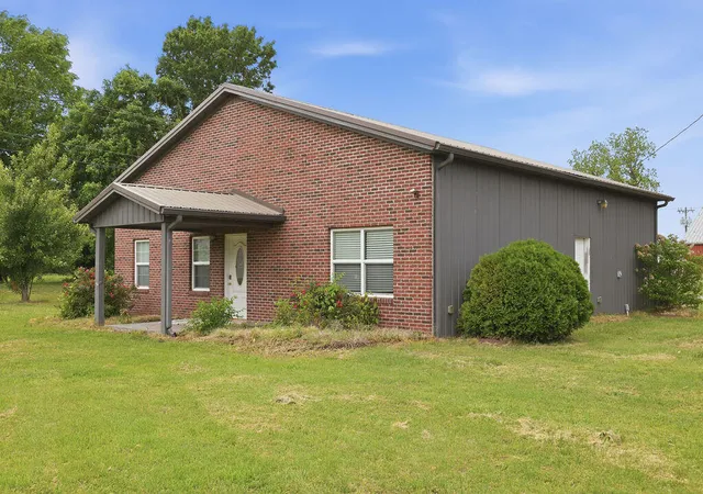 Photo 3 of Single family home for sale at 2331 Benton Briensburg Rd, Benton, KY 42025 | MLS# 26020279 | Listing updated on 2026-07-29