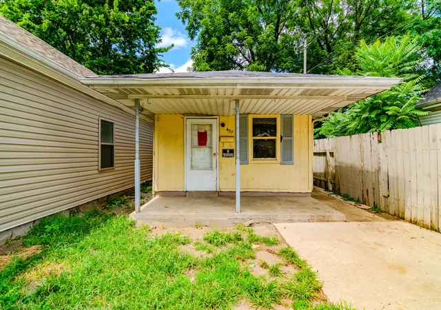 Photo 1 of Single family home for sale at 457 Chestnut St, Lexington, KY 40508 | MLS# 26020508 | Listing updated on 2026-09-04
