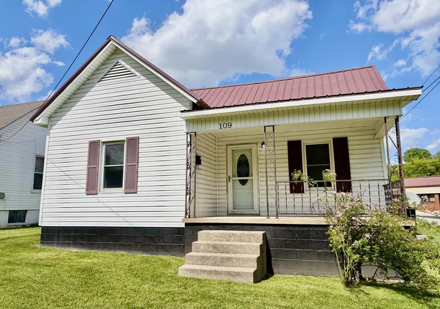 Photo 2 of Single family home for sale at 109 Langdon St, Somerset, KY 42501 | MLS# 26020211 | Listing updated on 2026-08-17