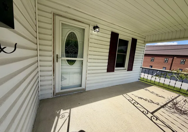 Photo 3 of Single family home for sale at 109 Langdon St, Somerset, KY 42501 | MLS# 26020211 | Listing updated on 2026-08-17