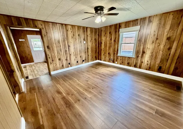Photo 3 of Single family home for sale at 109 Langdon St, Somerset, KY 42501 | MLS# 26020211 | Listing updated on 2026-08-17