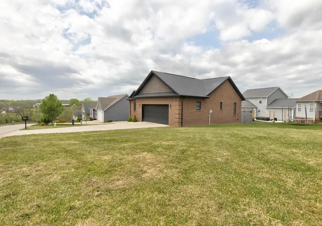 Photo 3 of Sale Pending at 108 Oak View Dr, Mount Sterling, KY 40353 | MLS# 26020219 | Listing updated on 2026-08-24