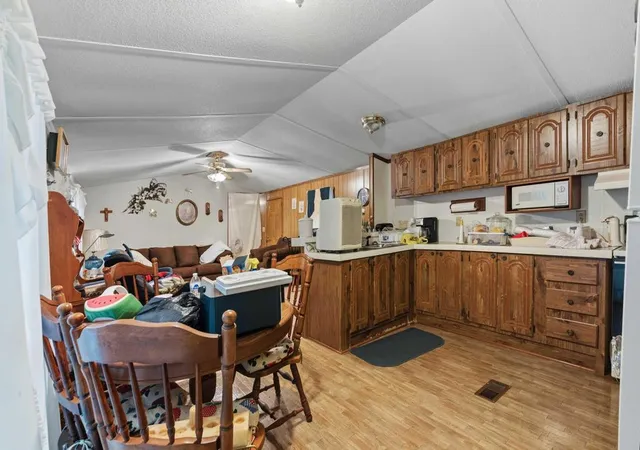 Photo 3 of Single family home for sale at 987 Rockcastle Lakeshore Dr, Cadiz, KY 42211 | MLS# 26020817 | Listing updated on 2026-09-24