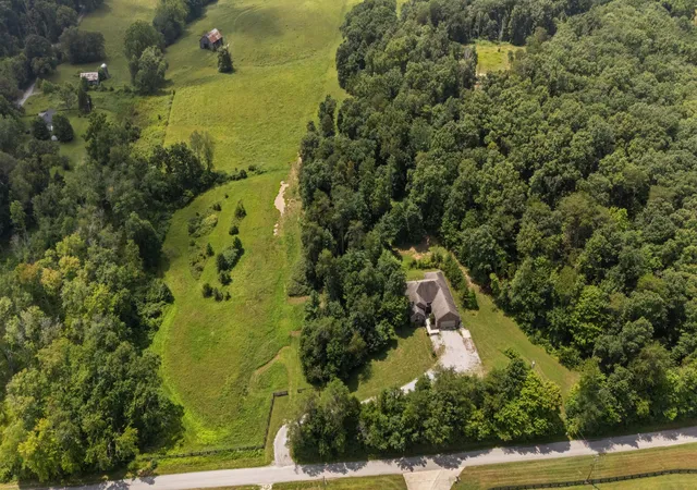 Photo 2 of Single family home for sale at 625 Pine Ridge Rd, Winchester, KY 40391 | MLS# 26020298 | Listing updated on 2026-09-30